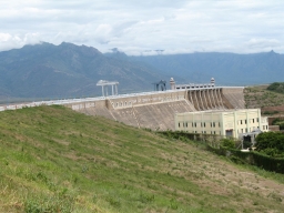 バヴァンニサガール　ダム