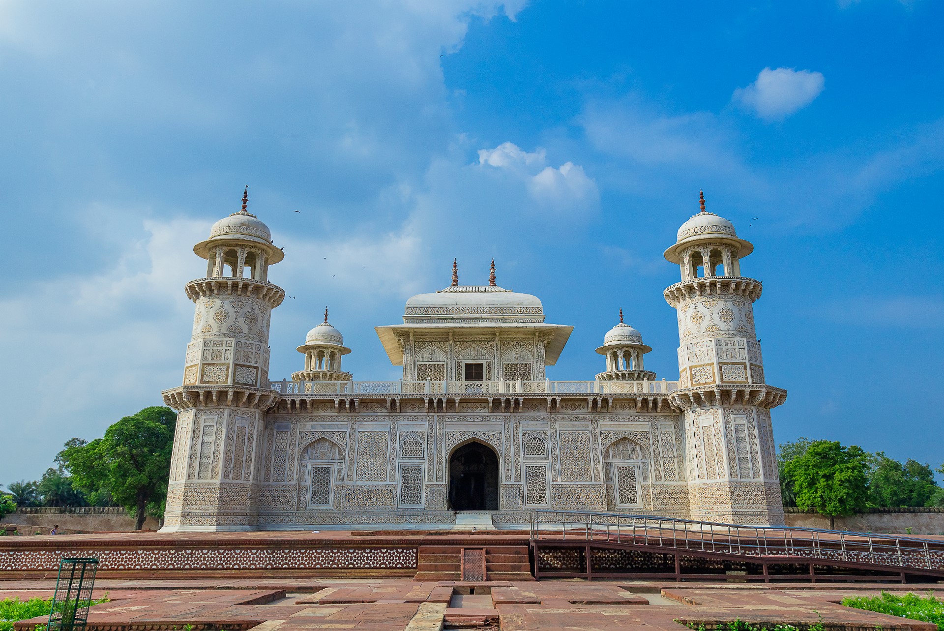 Itimad-ud-Daulah's tomb