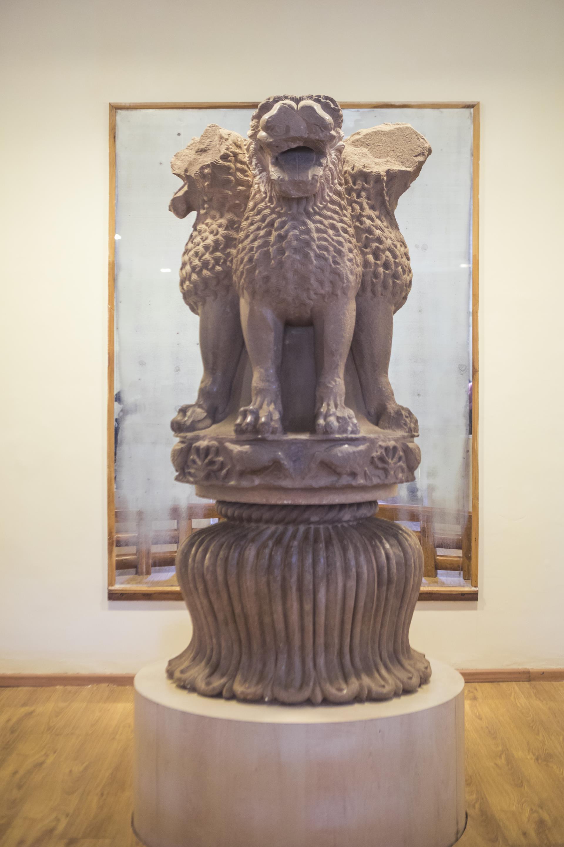 Ashoka Stambh Four Lion Statue Seated On Pillar Drawing Room Table Decor BM  | eBay